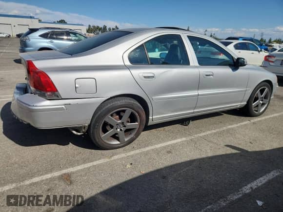 2007 Volvo S60 2.5L Turbo с VIN YV1RS592872643515, выставлен на аукционе Copart как лот 71086295 с пробегом 116 805 миль миль и Списание • Salvage title. История ставок и продаж доступна на DreamBid. Изображение 3.