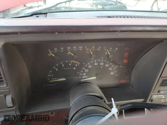 1992 Chevrolet Blazer z VIN 1GNEK18KXNJ305638, wystawiony jako Copart lot #48208695 z przebiegiem 180 603 mil mil oraz Szkoda całkowita • Salvage title. Historia ofert i sprzedaży dostępna na DreamBid. Obrazek 9.