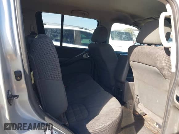 2007 Nissan Pathfinder S z VIN 5N1AR18U97C623323, wystawiony jako IAAI lot #41383903 z przebiegiem 137 601 mil mil oraz . Historia ofert i sprzedaży dostępna na DreamBid. Obrazek 8.