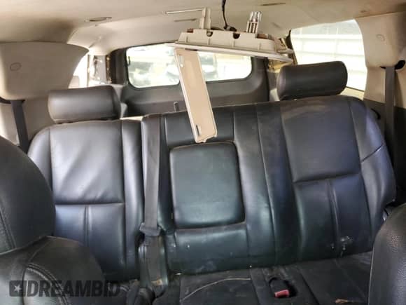 2009 Chevrolet Suburban 2LT z VIN 1GNFC26J99R227863, wystawiony jako Copart lot #70510125 z przebiegiem 263 483 mil mil oraz Szkoda całkowita • Salvage title. Historia ofert i sprzedaży dostępna na DreamBid. Obrazek 10.