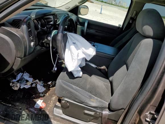 2008 Chevrolet Silverado 1500 1LT with VIN 2GCEC13JX81325875, listed as a Copart auction lot 71851205 with 308,421 mi miles and Salvage title. Bid and sale history available at DreamBid. Image 7.