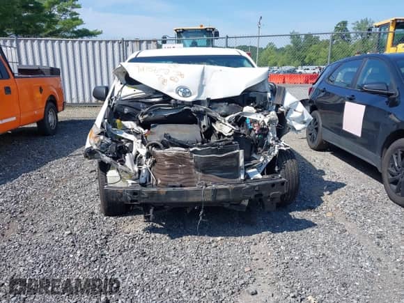 2015 Toyota Sienna L with VIN 5TDZK3DC6FS685540, listed as a IAAI auction lot 42756772 with 102,045 mi miles and . Bid and sale history available at DreamBid. Image 12.