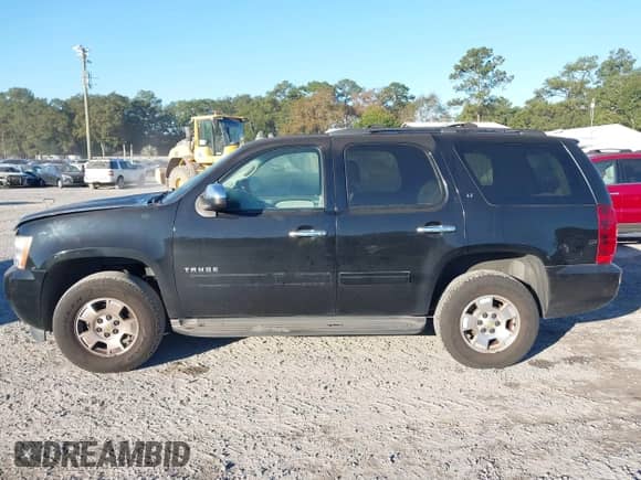 2013 Chevrolet Tahoe LT с VIN 1GNSCBE00DR365744, выставлен на аукционе IAAI как лот 43497588 с пробегом 224 242 миль миль и . История ставок и продаж доступна на DreamBid. Изображение 14.