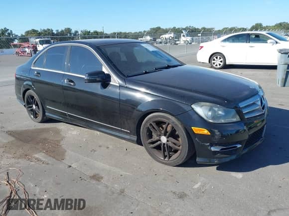 2013 Mercedes-Benz C 300 Sport с VIN WDDGF8AB1DR251323, выставлен на аукционе IAAI как лот 43537577 с пробегом Не указан миль и . История ставок и продаж доступна на DreamBid. Изображение 1.