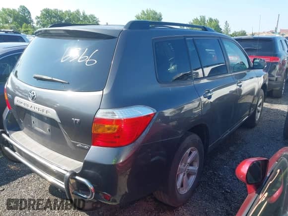 2008 Toyota Highlander z VIN JTEES41A882096292, wystawiony jako IAAI lot #42549928 z przebiegiem Nie podano mil oraz . Historia ofert i sprzedaży dostępna na DreamBid. Obrazek 4.
