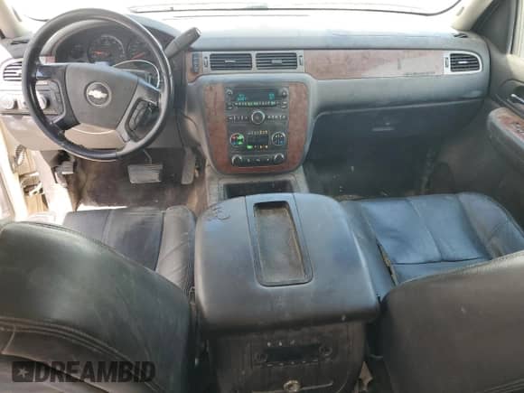 2008 Chevrolet Suburban 2LT с VIN 3GNFK16398G264876, выставлен на аукционе Copart как лот 68973205 с пробегом 252 009 миль миль и Чистый • Clean title. История ставок и продаж доступна на DreamBid. Изображение 8.