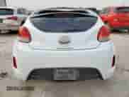 2016 Hyundai Veloster z VIN KMHTC6AD0GU296399, wystawiony jako Copart lot #53721095 z przebiegiem 97 486 mil mil oraz Czysty tytuł • Clean title. Historia ofert i sprzedaży dostępna na DreamBid. Obrazek 6.