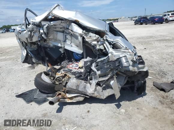 2008 Volvo S60 2.5T с VIN YV1RH592682676058, выставлен на аукционе Copart как лот 71983685 с пробегом Не указан миль и На запчасти • Non repairable. История ставок и продаж доступна на DreamBid. Изображение 6.