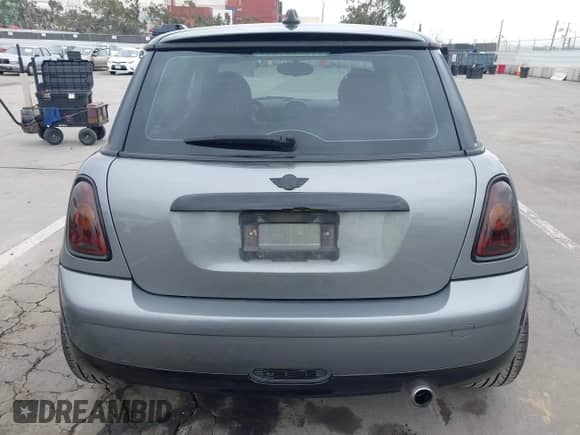 2010 MINI Hardtop with VIN WMWMF3C58ATZ60995, listed as a IAAI auction lot 42454882 with 147,607 mi miles and . Bid and sale history available at DreamBid. Image 17.