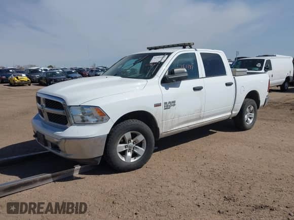 2019 Ram 1500 Express z VIN 1C6RR7KT2KS547458, wystawiony jako IAAI lot #41751397 z przebiegiem 128 523 mil mil oraz . Historia ofert i sprzedaży dostępna na DreamBid. Obrazek 2.