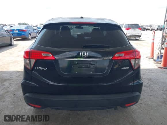 2020 Honda HR-V LX z VIN 3CZRU6H38LM718887, wystawiony jako IAAI lot #42925717 z przebiegiem 44 496 mil mil oraz . Historia ofert i sprzedaży dostępna na DreamBid. Obrazek 17.