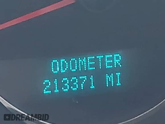 2010 Chevrolet Suburban LS z VIN 1GNUKHE37AR193670, wystawiony jako IAAI lot #41415863 z przebiegiem 213 371 mil mil oraz . Historia ofert i sprzedaży dostępna na DreamBid. Obrazek 14.