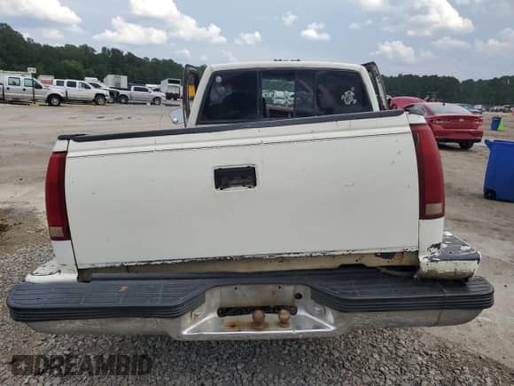 1988 Chevrolet Silverado 1500 с VIN 1GCDC14Z4JZ180118, выставлен на аукционе Copart как лот 63988084 с пробегом 45 030 миль миль и Списание • Salvage title. История ставок и продаж доступна на DreamBid. Изображение 6.