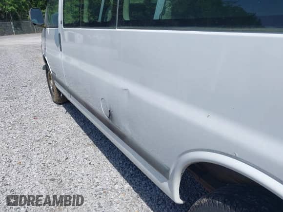 2000 Chevrolet Express with VIN 1GAHG39R4Y1229278, listed as a IAAI auction lot 42252627 with 263,593 mi miles and . Bid and sale history available at DreamBid. Image 6.