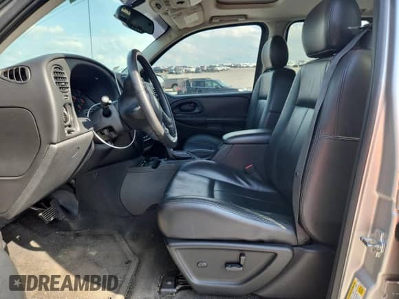 2008 Chevrolet TrailBlazer 1LT with VIN 1GNDS13S682168294, listed as a Copart auction lot 65634945 with 89,537 mi miles and Salvage title. Bid and sale history available at DreamBid. Image 7.