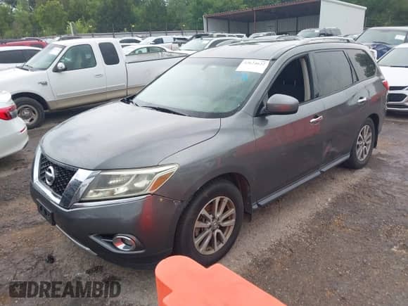 2015 Nissan Pathfinder SL с VIN 5N1AR2MN2FC615650, выставлен на аукционе IAAI как лот 42624622 с пробегом 153 956 миль миль и . История ставок и продаж доступна на DreamBid. Изображение 2.