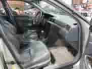 2001 Toyota Camry LE z VIN 4T1BF28K21U124768, wystawiony jako IAAI lot #43089864 z przebiegiem 246 421 mil mil oraz . Historia ofert i sprzedaży dostępna na DreamBid. Obrazek 5.