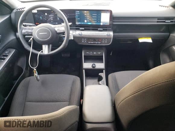 2024 Hyundai Kona SEL с VIN KM8HC3A65RU005436, выставлен на аукционе Copart как лот 69562054 с пробегом 3 055 миль миль и Списание • Salvage title. История ставок и продаж доступна на DreamBid. Изображение 8.