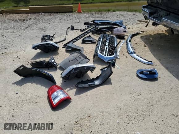 2022 Ram 1500 Lone Star z VIN 1C6RREBT1NN187445, wystawiony jako Copart lot #55620685 z przebiegiem 75 101 mil mil oraz Szkoda całkowita • Salvage title. Historia ofert i sprzedaży dostępna na DreamBid. Obrazek 12.