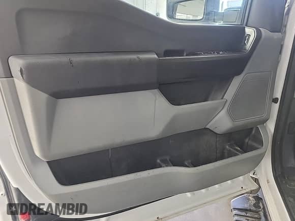 2023 Ford F-250 XL z VIN 1FT7X2BA3PEC58814, wystawiony jako IAAI lot #43589542 z przebiegiem 78 718 mil mil oraz . Historia ofert i sprzedaży dostępna na DreamBid. Obrazek 54.