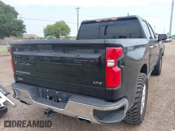 2021 Chevrolet Silverado 1500 LTZ with VIN 3GCUYGEL1MG292569, listed as a IAAI auction lot 42303348 with 43,636 mi miles and . Bid and sale history available at DreamBid. Image 4.