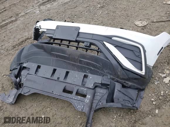 2024 Volkswagen Tiguan SE z VIN 3VVMB7AX8RM049460, wystawiony jako IAAI lot #41137906 z przebiegiem 13 879 mil mil oraz . Historia ofert i sprzedaży dostępna na DreamBid. Obrazek 12.