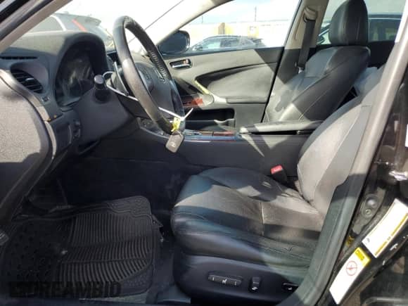 2007 Lexus IS 250 with VIN JTHCK262075009479, listed as a Copart auction lot 86326165 with 131,533 mi miles and Clean title. Bid and sale history available at DreamBid. Image 7.