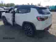 2021 Jeep Compass Trailhawk z VIN 3C4NJDDB2MT589180, wystawiony jako IAAI lot #43402223 z przebiegiem 76 756 mil mil oraz . Historia ofert i sprzedaży dostępna na DreamBid. Obrazek 3.