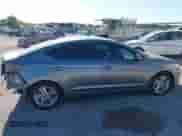 2019 Hyundai Elantra Value Edition z VIN KMHD84LF3KU806116, wystawiony jako IAAI lot #41803325 z przebiegiem 48 750 mil mil oraz . Historia ofert i sprzedaży dostępna na DreamBid. Obrazek 13.