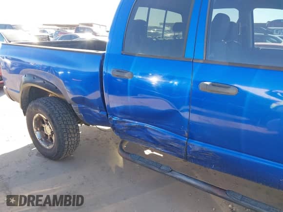 2008 Dodge 2500 SLT z VIN 3D7KS28A78G109001, wystawiony jako IAAI lot #41137628 z przebiegiem 252 914 mil mil oraz . Historia ofert i sprzedaży dostępna na DreamBid. Obrazek 6.