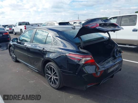 2021 Toyota Camry SE Nightshade z VIN 4T1G11AK8MU494510, wystawiony jako IAAI lot #43225311 z przebiegiem 73 978 mil mil oraz . Historia ofert i sprzedaży dostępna na DreamBid. Obrazek 3.