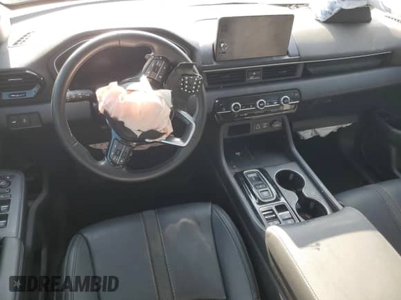 2024 Honda Pilot Touring с VIN 5FNYG2H76RB014608, выставлен на аукционе Copart как лот 64100215 с пробегом Не указан миль и Списание • Salvage title. История ставок и продаж доступна на DreamBid. Изображение 8.