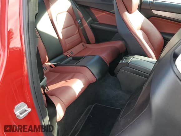 2013 Mercedes-Benz C 350 z VIN WDDGJ8JB2DF972458, wystawiony jako Copart lot #82224984 z przebiegiem 135 554 mil mil oraz Szkoda całkowita • Salvage title. Historia ofert i sprzedaży dostępna na DreamBid. Obrazek 10.