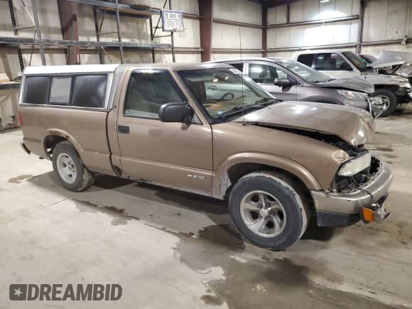 2002 Chevrolet S-10 с VIN 1GCCS145228229657, выставлен на аукционе Copart как лот 84405084 с пробегом Не указан миль и Списание • Salvage title. История ставок и продаж доступна на DreamBid. Изображение 4.