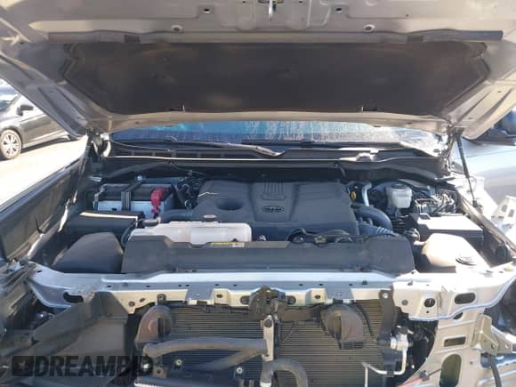 2024 Toyota Tundra SR5 with VIN 5TFLA5EC1RX022765, listed as a IAAI auction lot 41421939 with 30,946 mi miles and . Bid and sale history available at DreamBid. Image 10.