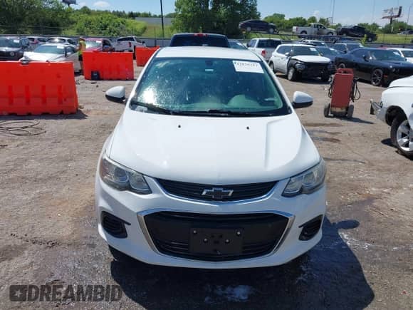 2017 Chevrolet Sonic LT z VIN 1G1JD5SH4H4104092, wystawiony jako IAAI lot #42826312 z przebiegiem 156 405 mil mil oraz . Historia ofert i sprzedaży dostępna na DreamBid. Obrazek 13.