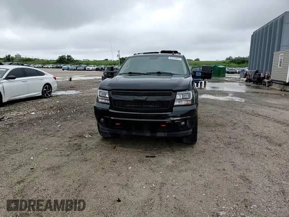 2013 Chevrolet Avalanche LTZ z VIN 3GNMCGE04DG350489, wystawiony jako Copart lot #82226825 z przebiegiem 198 732 mil mil oraz Szkoda całkowita • Salvage title. Historia ofert i sprzedaży dostępna na DreamBid. Obrazek 13.
