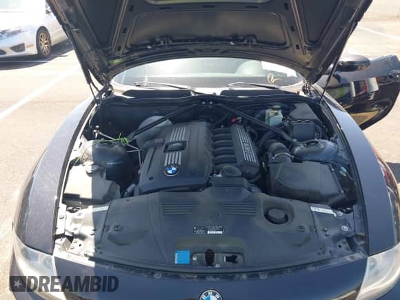 2007 BMW Z4 3.0si with VIN 4USBU53567LX02991, listed as a IAAI auction lot 41990352 with 86,329 mi miles and . Bid and sale history available at DreamBid. Image 10.