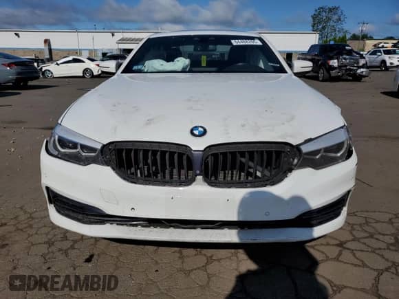 2019 BMW 5 Series 530i xDrive z VIN WBAJA7C54KWC77770, wystawiony jako Copart lot #64488265 z przebiegiem Nie podano mil oraz Szkoda całkowita • Salvage title. Historia ofert i sprzedaży dostępna na DreamBid. Obrazek 5.