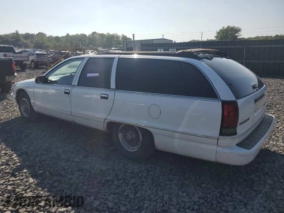 1995 Chevrolet Caprice с VIN 1G1BL82P4SR123607, выставлен на аукционе Copart как лот 67956725 с пробегом Не указан миль и Чистый • Clean title. История ставок и продаж доступна на DreamBid. Изображение 2.