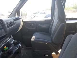 2002 Chevrolet Express с VIN 1GCGG25R221234098, выставлен на аукционе IAAI как лот 42041876 с пробегом 233 667 миль миль и . История ставок и продаж доступна на DreamBid. Изображение 5.