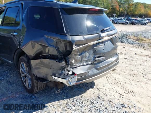 2017 Ford Explorer Limited z VIN 1FM5K8F82HGC92874, wystawiony jako IAAI lot #43330136 z przebiegiem 143 821 mil mil oraz . Historia ofert i sprzedaży dostępna na DreamBid. Obrazek 6.