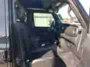 2021 Jeep Wrangler Unlimited Sahara with VIN 1C4JJXP68MW863992, listed as a IAAI auction lot 40618902 with 30,112 mi miles and . Bid and sale history available at DreamBid. Image 5.