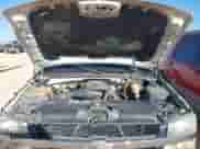 2005 Chevrolet Silverado 1500 z VIN 1GCEC14V15Z234840, wystawiony jako IAAI lot #41680492 z przebiegiem 264 652 mil mil oraz . Historia ofert i sprzedaży dostępna na DreamBid. Obrazek 10.