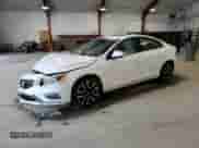 2018 Volvo S60 Dynamic с VIN YV140MTLXJ2450852, выставлен на аукционе Copart как лот 53932485 с пробегом Не указан миль и Списание • Salvage title. История ставок и продаж доступна на DreamBid. Изображение 1.