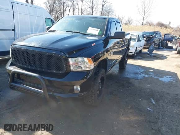 2013 Ram 1500 Tradesman z VIN 1C6RR7FT4DS645906, wystawiony jako IAAI lot #41679254 z przebiegiem 123 409 mil mil oraz . Historia ofert i sprzedaży dostępna na DreamBid. Obrazek 17.