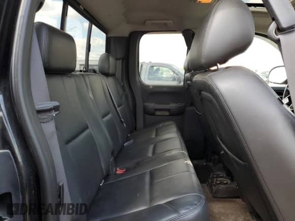 2011 Chevrolet Silverado 1500 LTZ z VIN 1GCRKTE37BZ293139, wystawiony jako Copart lot #55832065 z przebiegiem 131 585 mil mil oraz Szkoda całkowita • Salvage title. Historia ofert i sprzedaży dostępna na DreamBid. Obrazek 10.