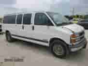2000 Chevrolet Express z VIN 1GAHG39R3Y1143668, wystawiony jako Copart lot #59350965 z przebiegiem 123 014 mil mil oraz Czysty tytuł • Clean title. Historia ofert i sprzedaży dostępna na DreamBid. Obrazek 4.