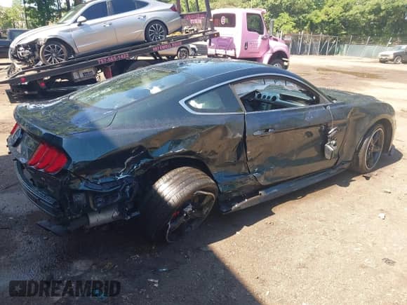 2019 Ford Mustang Bullitt z VIN 1FA6P8K07K5505515, wystawiony jako IAAI lot #42477035 z przebiegiem 53 950 mil mil oraz . Historia ofert i sprzedaży dostępna na DreamBid. Obrazek 4.