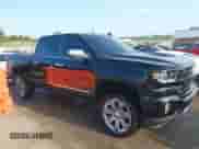 2017 Chevrolet Silverado 1500 LTZ z VIN 3GCUKSEJ5HG243755, wystawiony jako IAAI lot #43021563 z przebiegiem 232 807 mil mil oraz . Historia ofert i sprzedaży dostępna na DreamBid. Obrazek 13.